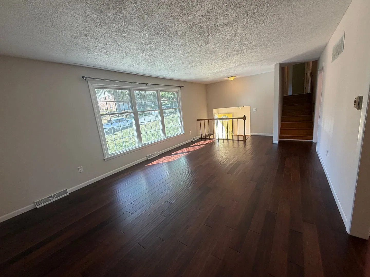 Large house and yard! Westwood/Southwest Hills area! — Photo 4