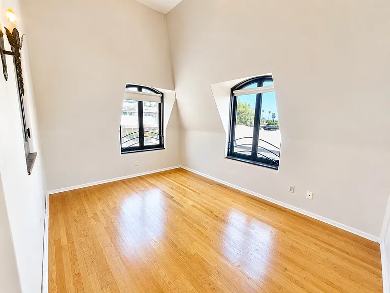 4215 E Livingston Dr #1 — Photo 12