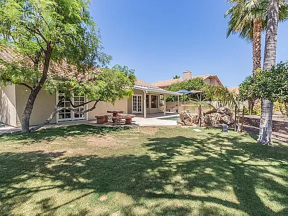 1211 E Drake Dr — Photo 9