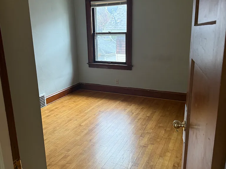 5805 W Wells St — Photo 7