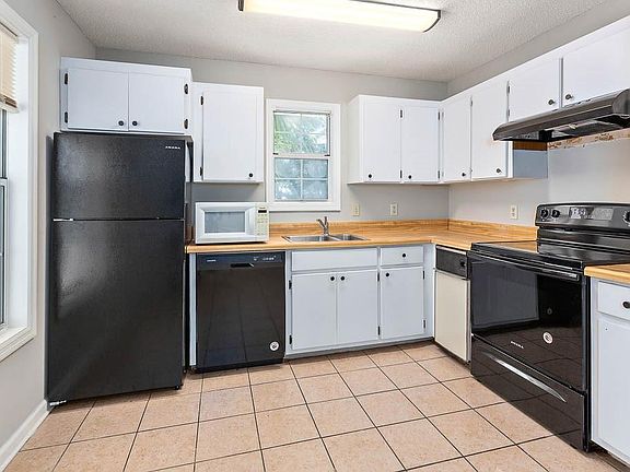 2nd image of 202 W Island Square Dr
