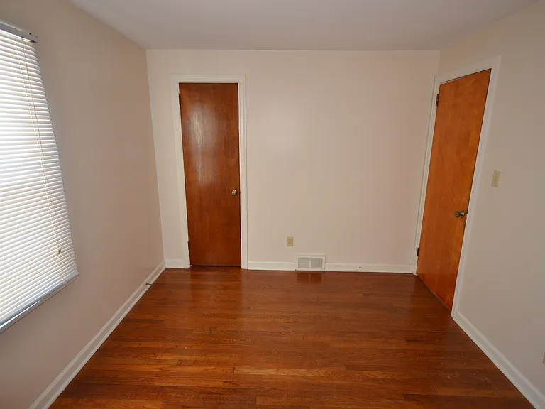 121 Hickory Rd — Photo 14