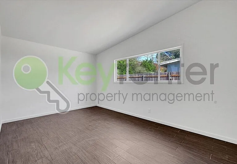 8133 Molokai Way — Photo 24