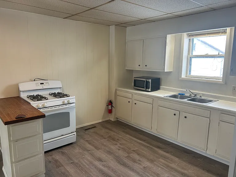 6 Memorial Dr #2 — Photo 4