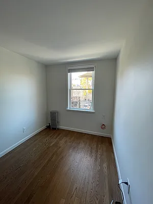 Rented by New York Realty Minimax Inc | media 21