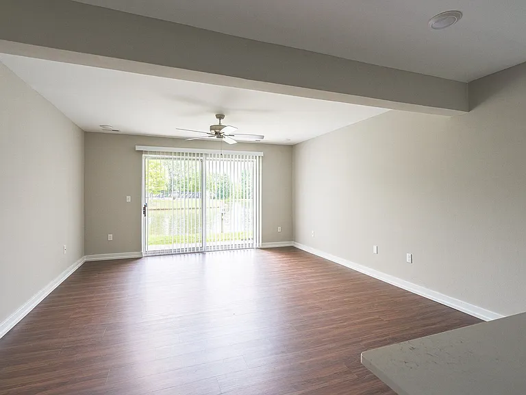 Hillside Apartments — Photo 34