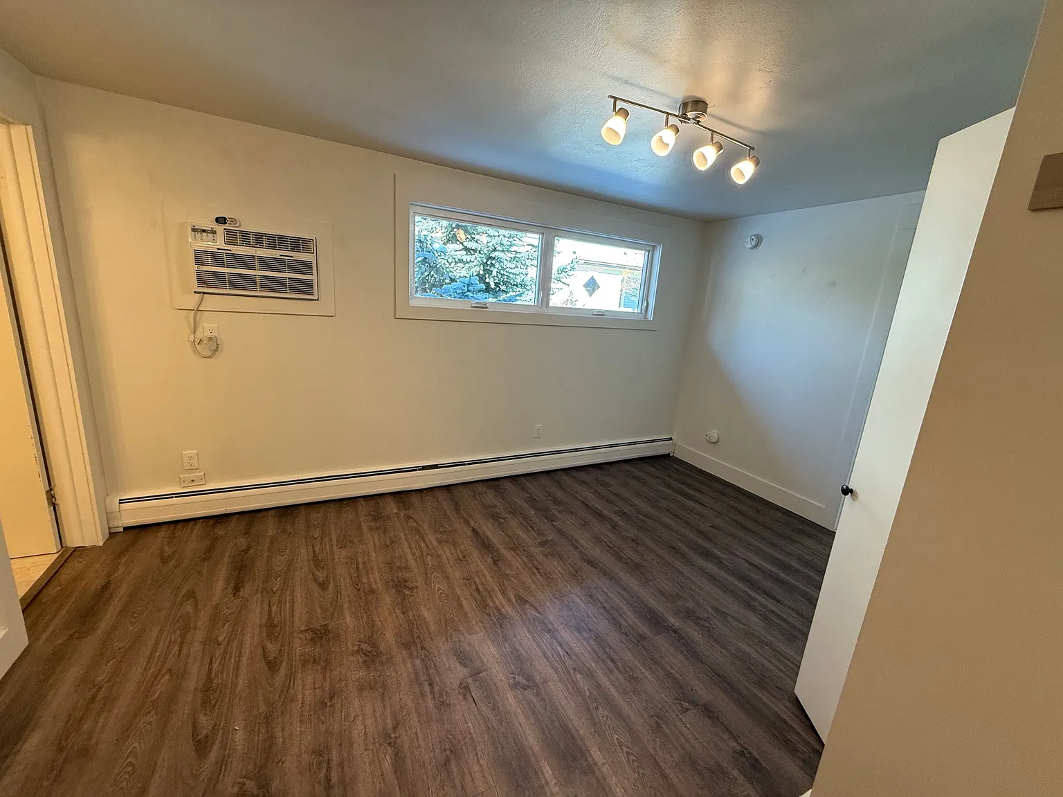 1 bed, 700 sqft, $1,550 — Photo 4