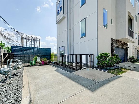 2nd image of 8409 Hempstead Rd #A