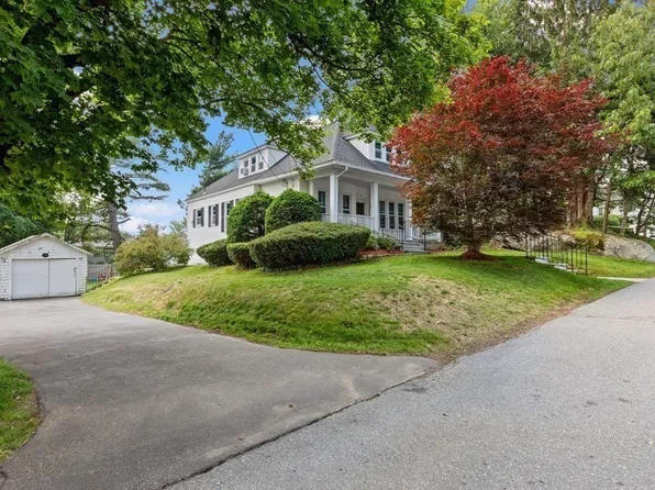 64 Hayes Ave, Lowell, MA 01854