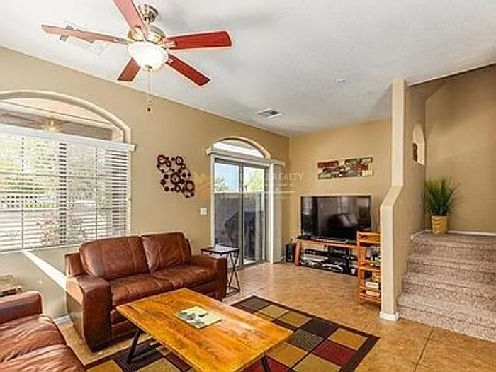 2 bed, 3.0 bath, 1134 sqft, $1,850 — Photo 2