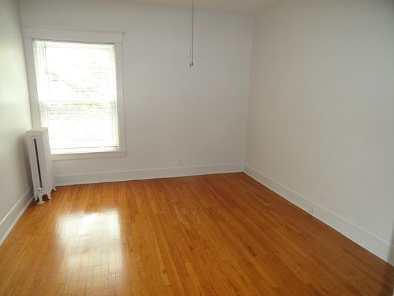 4th image of 1306 W Rosemont Ave #3
