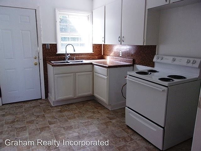2nd image of 1205B Highland Ave