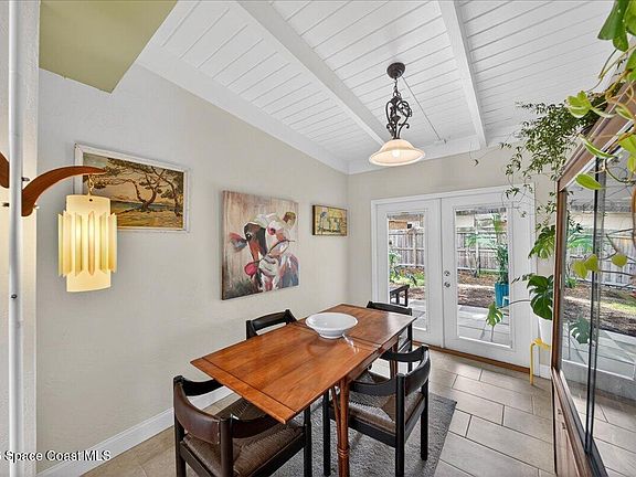 4th image of 1615 Grandview Way