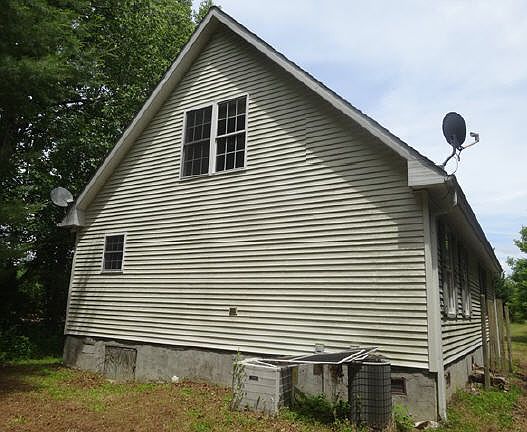 2nd image of 102 Justice Hills Dr