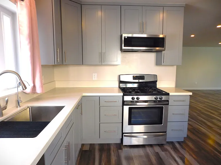 8109 Brimfield Ave — Photo 5