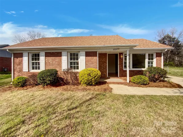 2224 Thornfield Rd, Charlotte, NC 28217