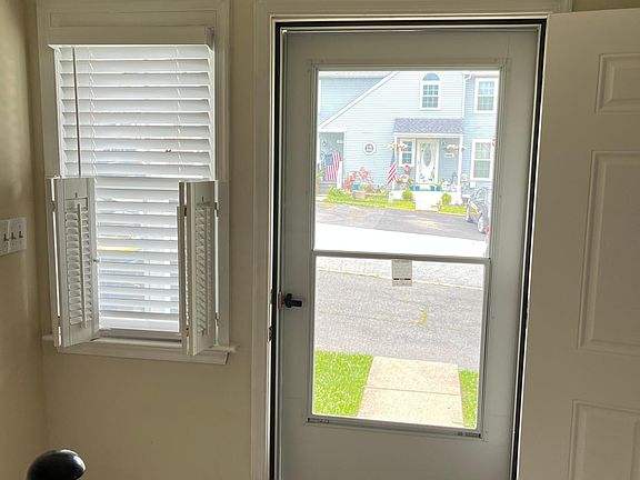 3rd image of 210 White Plains Ct
