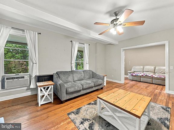3rd image of 17673 Sabillasville Rd