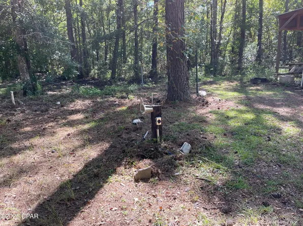 5 Smokehouse Lake Rd, Ponce De Leon, FL 32455