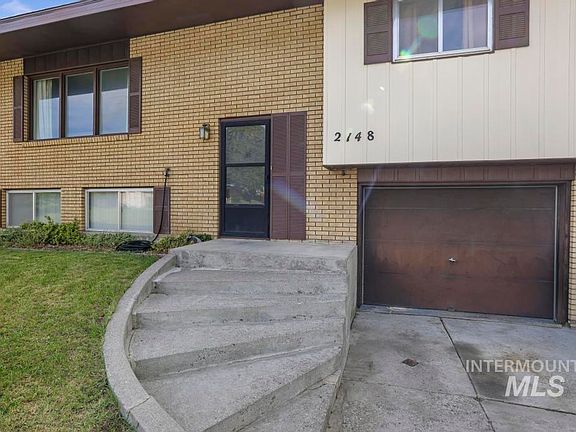 3rd image of 2148 Alta Vista Cir