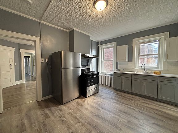 3rd image of 524 E Jersey St APT 2L