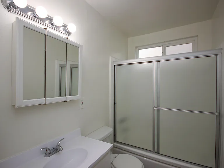 252 S Mentor Ave #5 — Photo 16