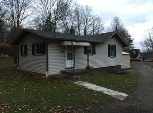 1596 Salt Springs Rd, Mineral Ridge, OH 44440