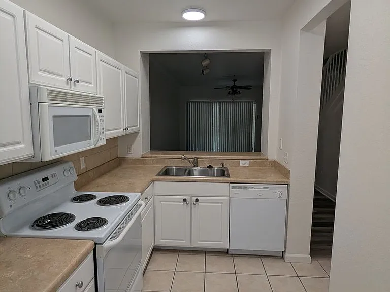 4833 NW 46th Pl #106 — Photo 8