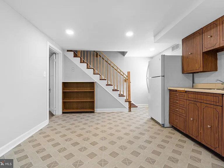 3572 Juneway #1 — Photo 9
