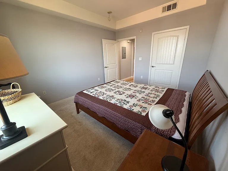 Bedroom pic 3