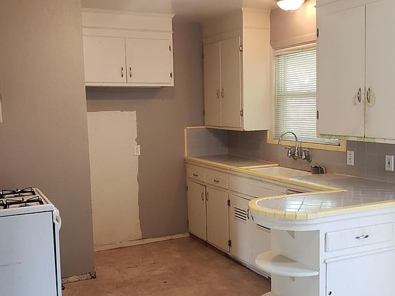 3rd image of 1202 Matanzas Way