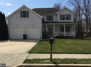 24 Pin Oak Dr, Dover, DE