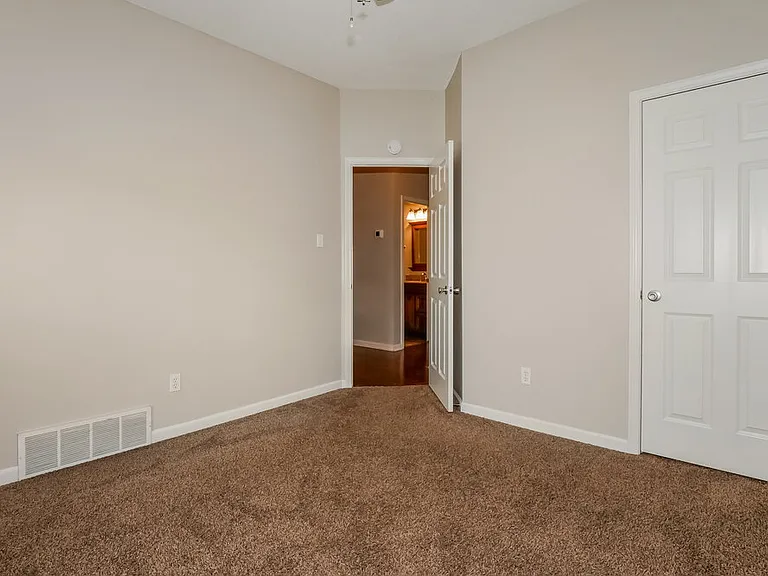 5820 Lillian Bend Dr — Photo 16
