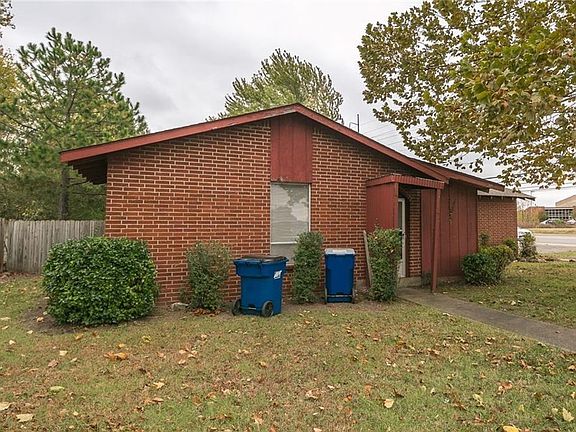 2nd image of 1313 SE D St