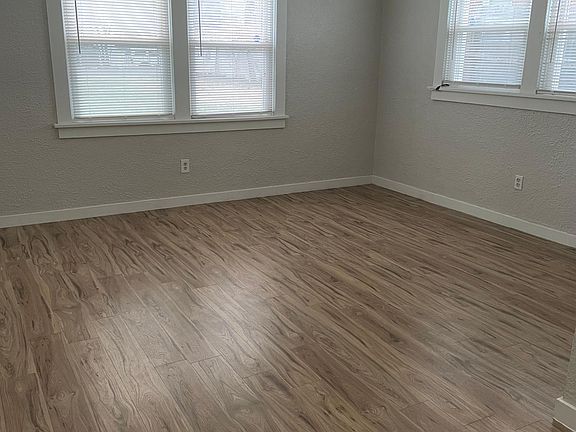 Floor level Living room