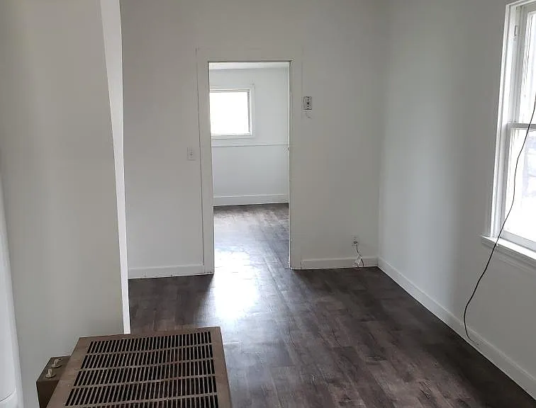 715 11th Ave — Photo 3