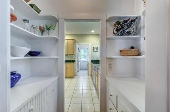19 Eliot Cres #3 — Photo 6
