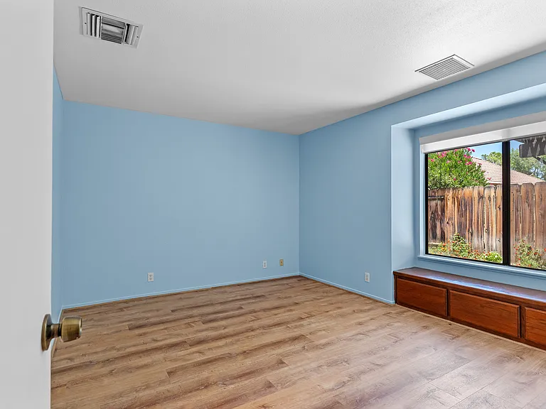 316 Monterey Dr — Photo 16