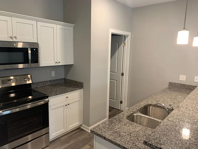 Shelby Pointe Village — Photo 2