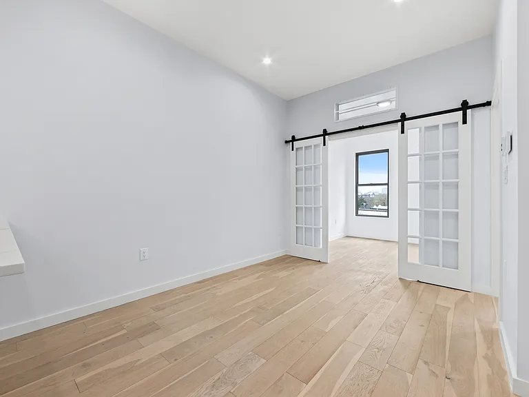 1091 Rogers Ave #2 — Photo 5