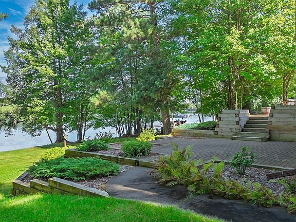 4th image of 2700 VIRGINIA LN