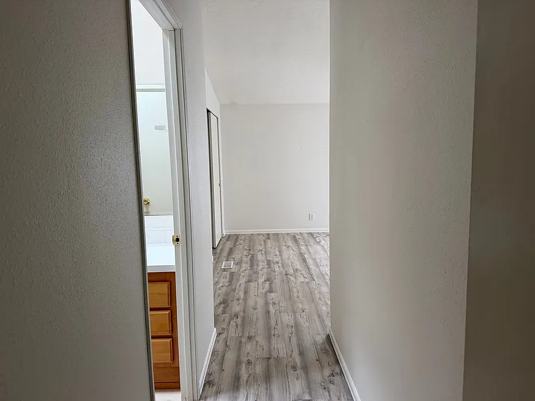 160 N 7th St — Photo 15