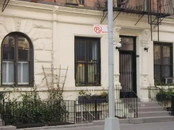 334 West 17th Street image 1 of 6