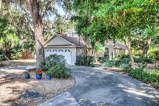 1st image of 3839 Vine Ln