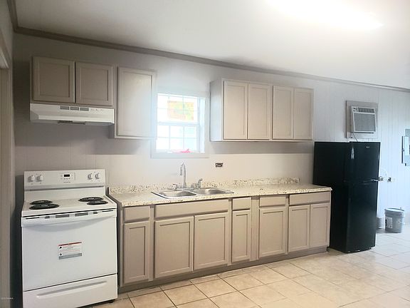 3rd image of 212 Chestnut St #A/b