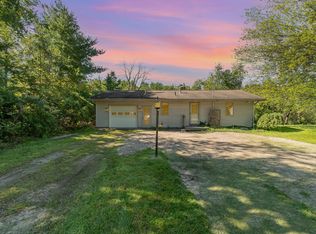 806 Pawtucket Dr, Hope, MI 48628