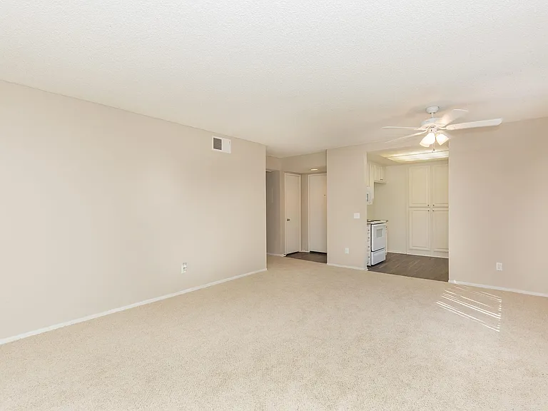 Emerald Court Apartment Homes — Photo 36