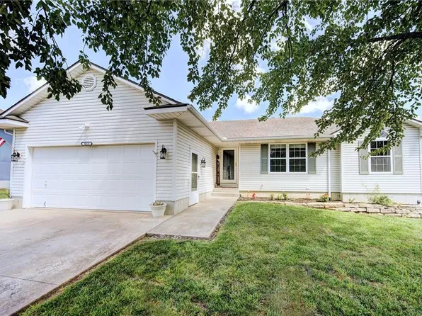 613 Wells Ter, Odessa, MO 64076