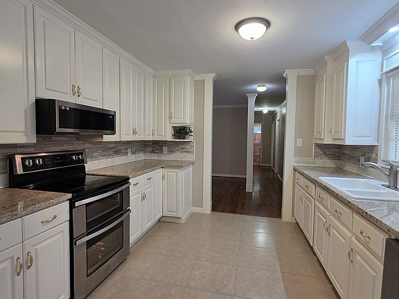3rd image of 2625 Pine Valley Rd