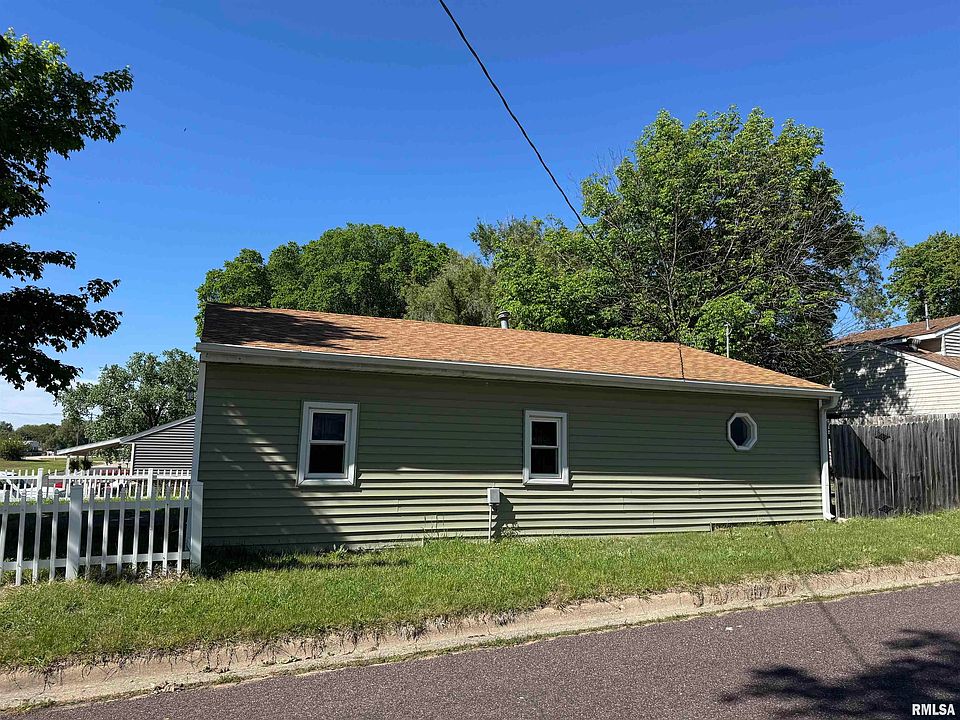 2nd image of 1322 Morton St